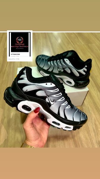 Basket Nike tn authentique avec sa boîte