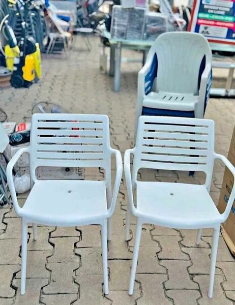 Chaises de jardin empilables