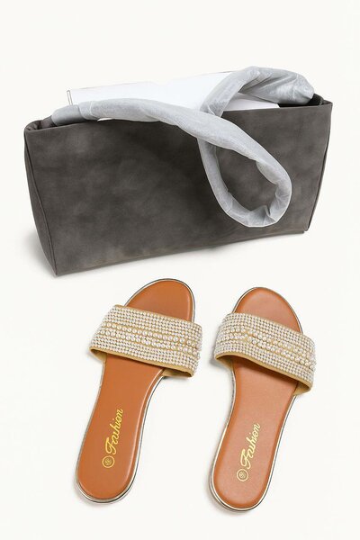 Sandales Perlées, sac en cuir