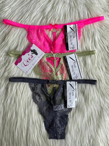 Strings et culottes pour femmes