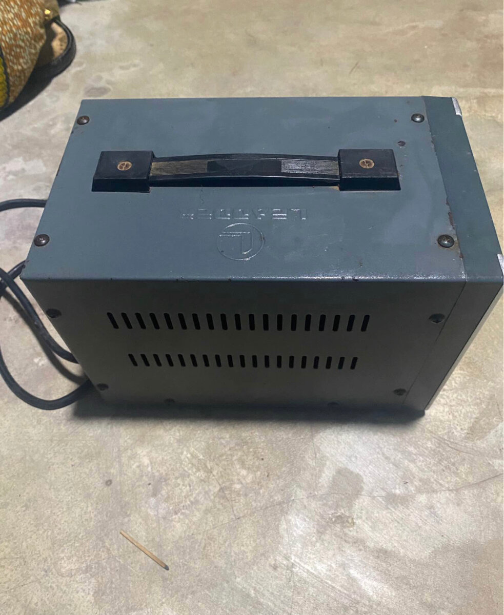 Régulateur de Tension Automatique Leader