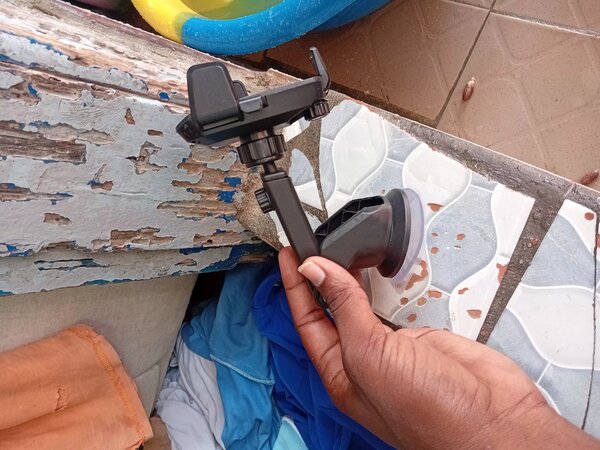 Support téléphone voiture