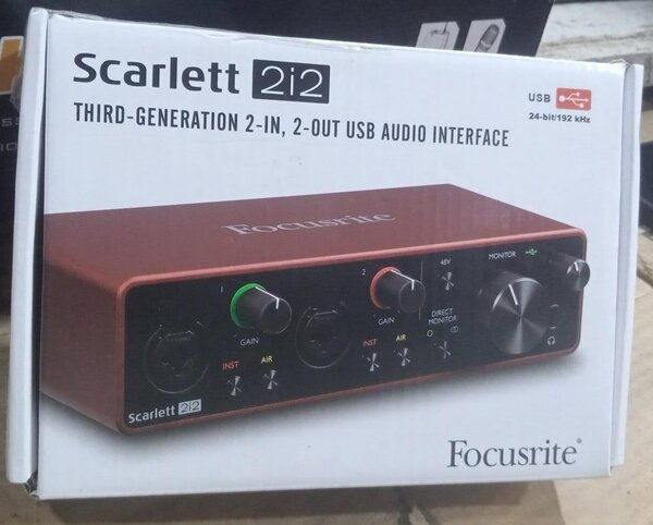 Carte sons Scarlett 2 entrée