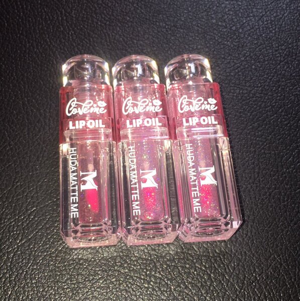 1 Huile à lèvres hydratante