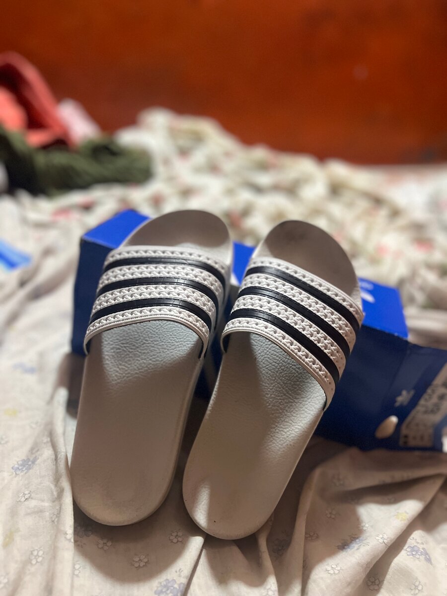 Sandales de piscine Adidas