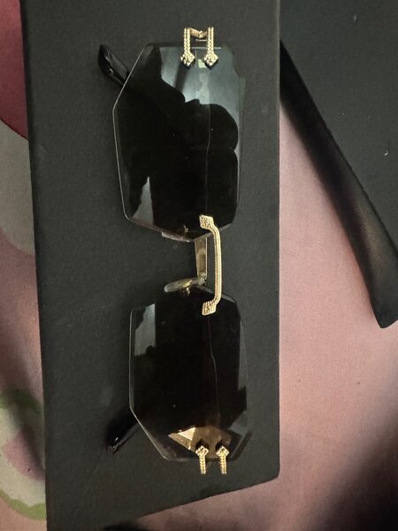 Lunettes de soleil stylées