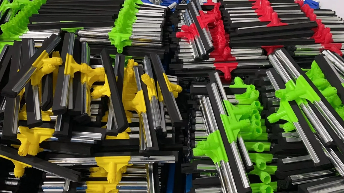 Raclettes pour sols résistantes