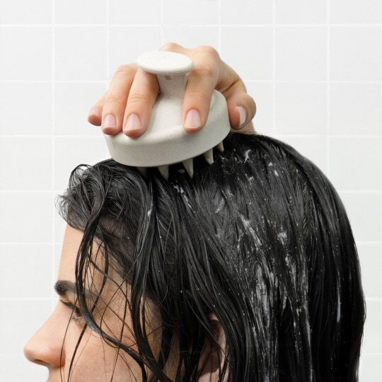 Brosse massante cuire chevelu