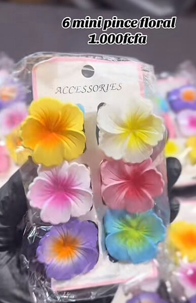 Pinces à cheveux fleuries
