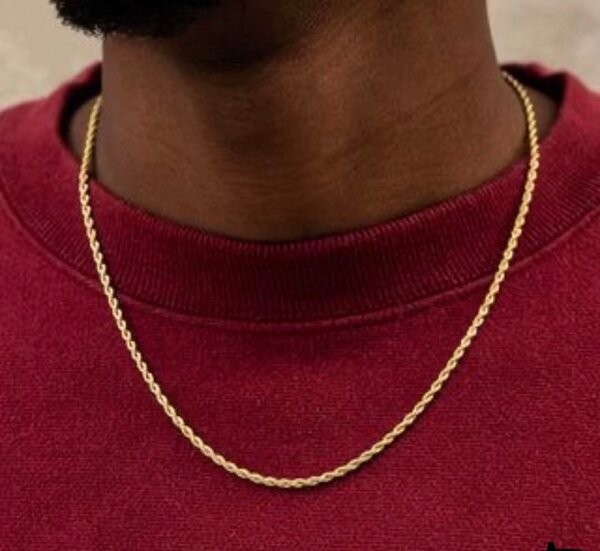 Collier en chaîne torsadée