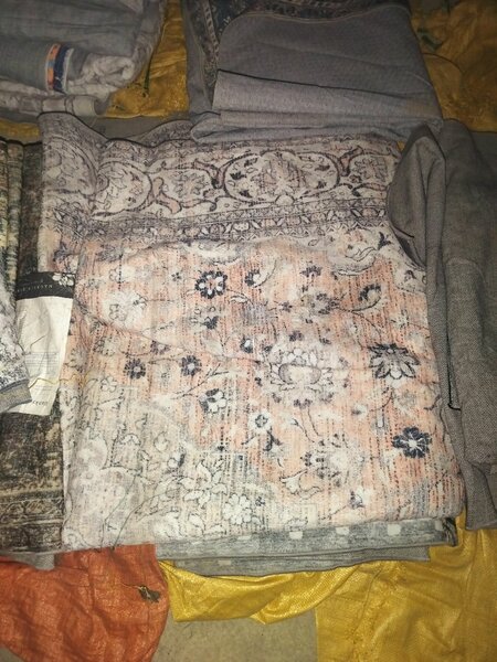 Thrift Rugs and carpets at affordable prices