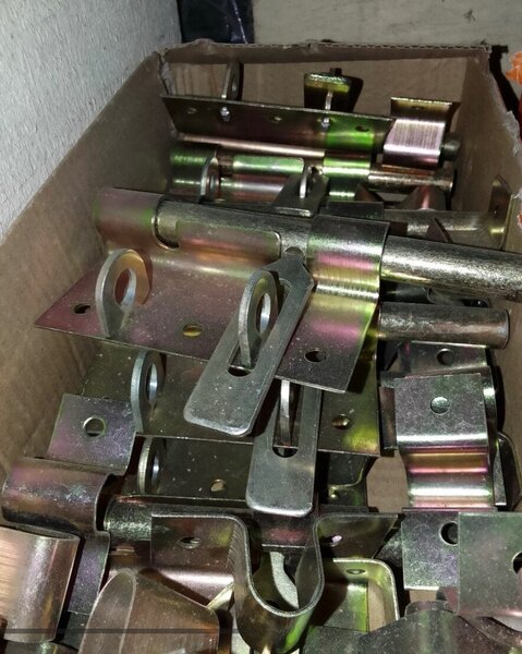 Charnières, crochets