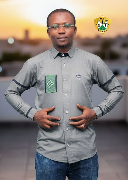 Chemise grise élégante homme