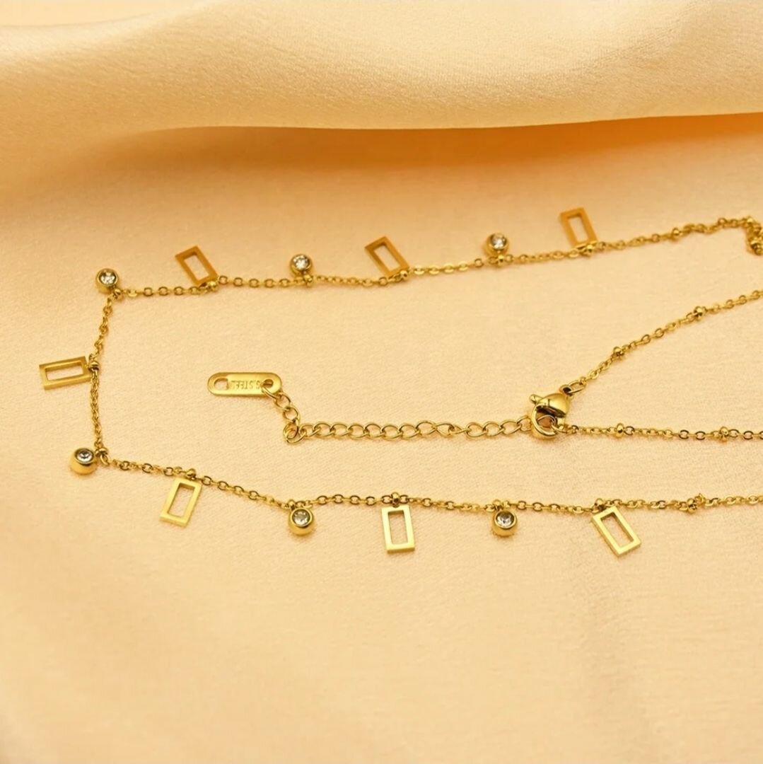 Elegant Gold Necklace