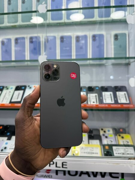 iPhone 12 Pro Max 128go en bon