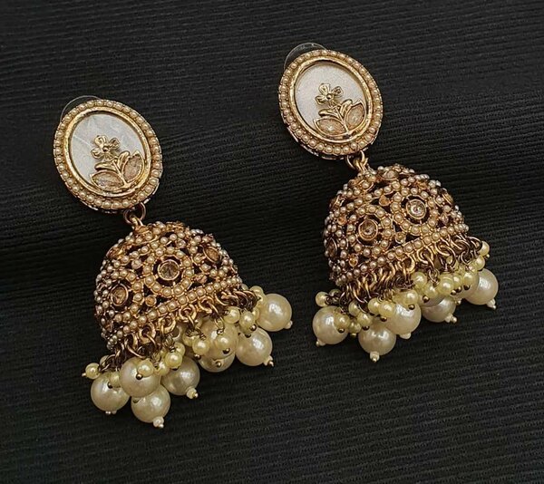 Ladies earrings
