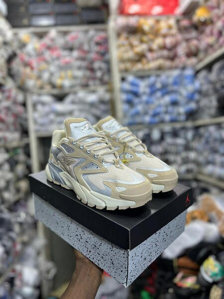 Louis vuitton sneaker