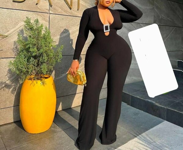 Combinaison noire élégante