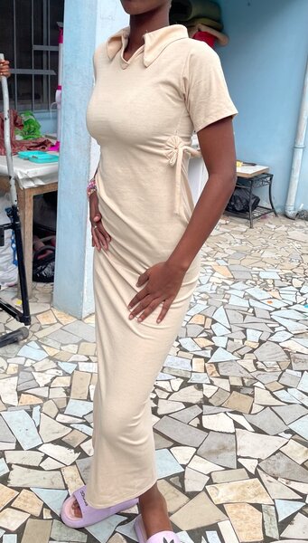 Longue robe avec légère fente