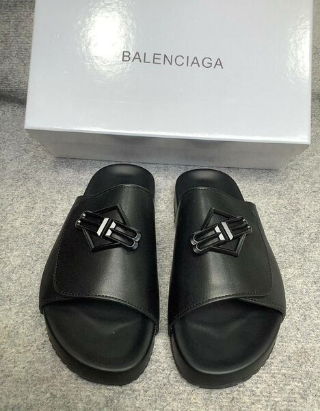 Sandales en cuir Balenciaga