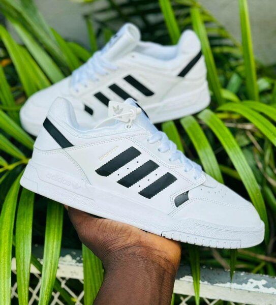 Baskets blanches homme élégantes