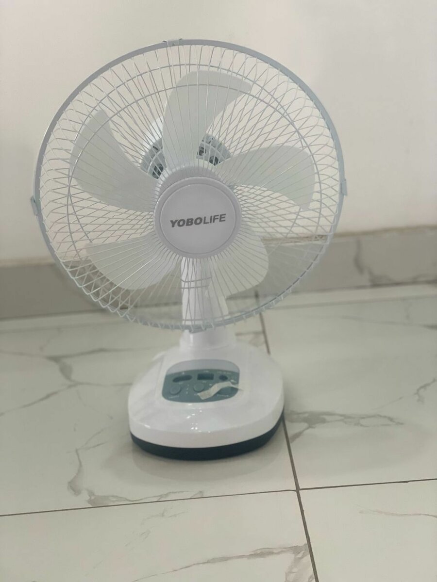 Solar rechargeable table fan