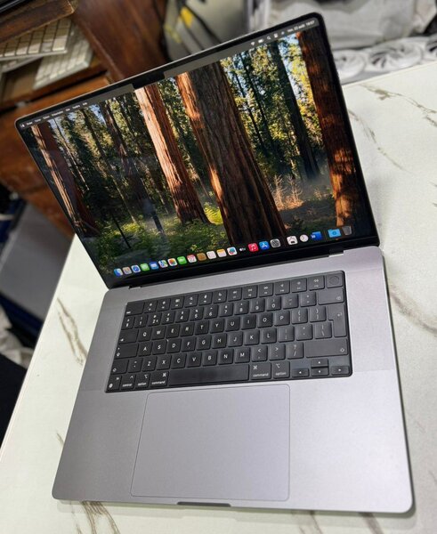 macbook m2 pro 2023