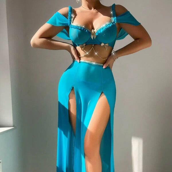 Robe élégante à fente haute