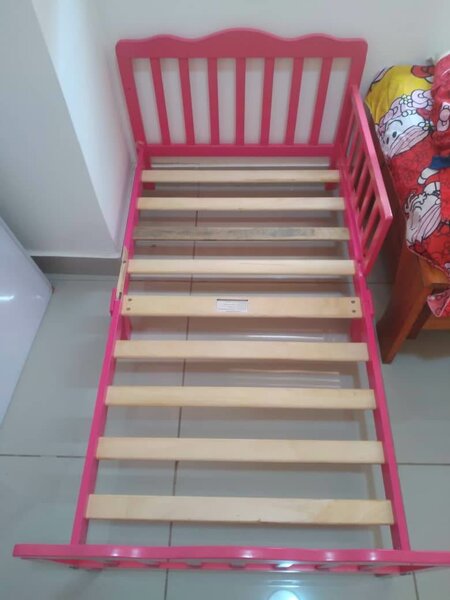 Toddlers baby bed with mattress