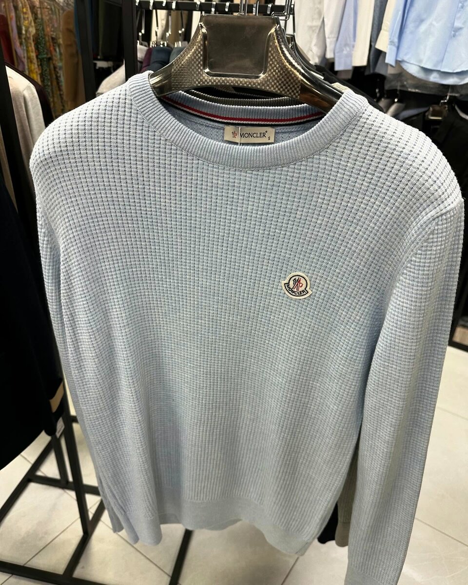 Шикарные кофты Moncler