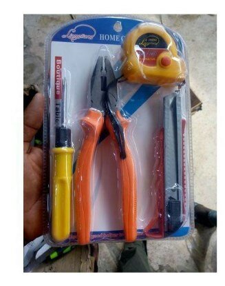 Kit 4Pcs / Pince / Cutter / Tournevis/ Metre