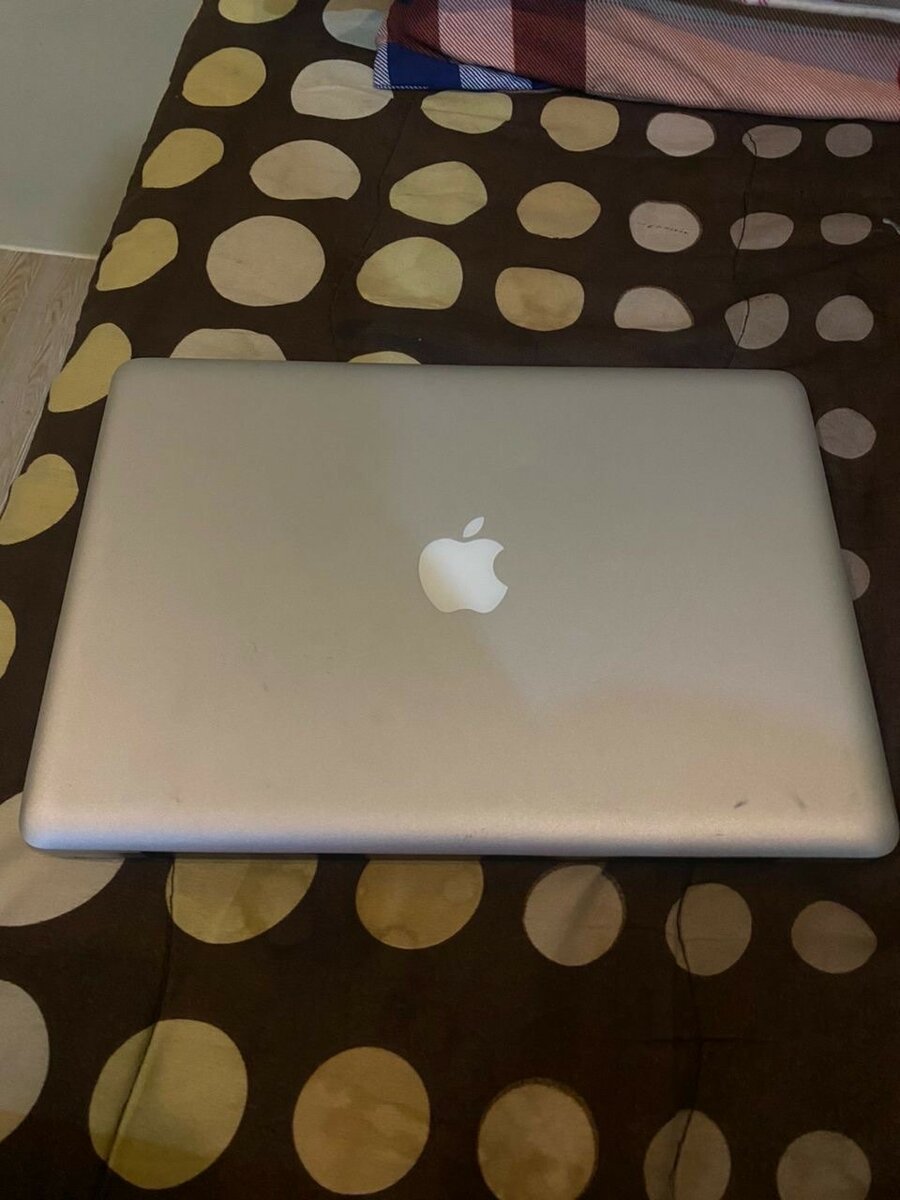 Apple MacBook 2011