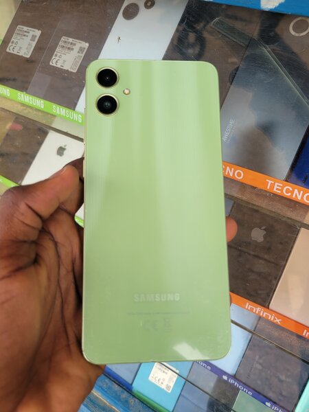 SAMSUNG A05