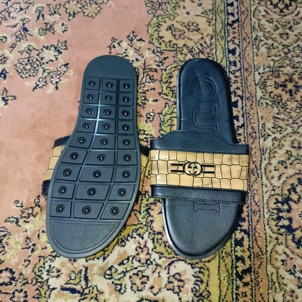 Claquettes élégantes pour homme