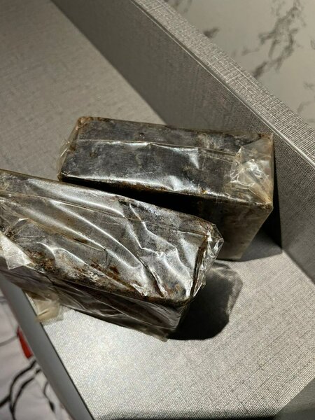 Savon naturel au charbon