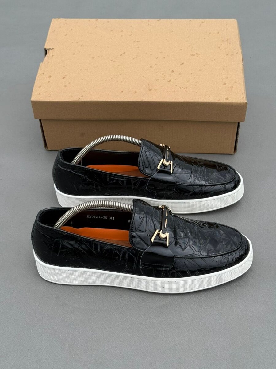 Mocassins en cuir noir élégants