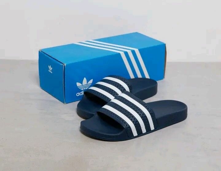 Claquettes Adidas confortables