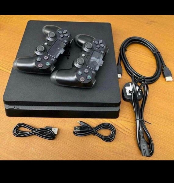 Console de jeux PS4 Slim