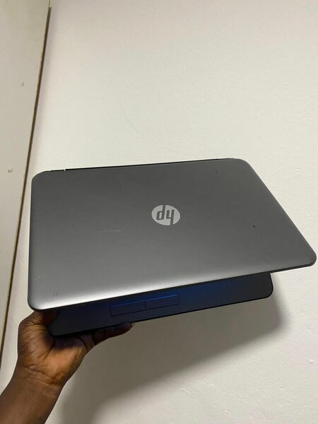 CORE I5 HP NOTEBOOK 15.6 INCH screen