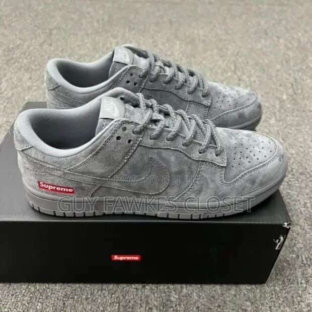 Sneakers Supreme en daim gris