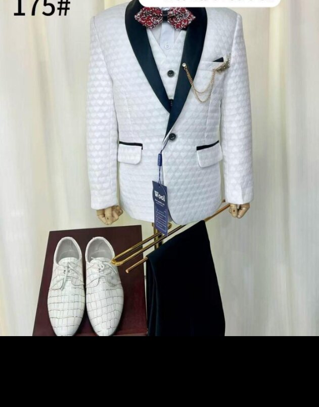 Costume élégant garçon