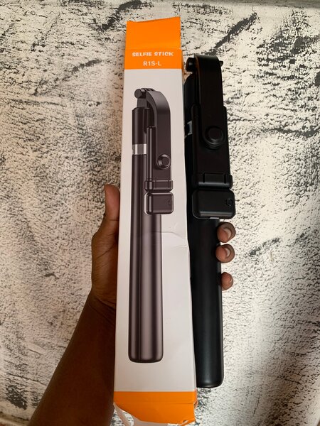 Bâton de selfie R1S avec trépied