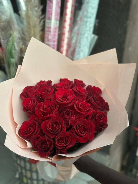 Bouquet de Roses Écarlates