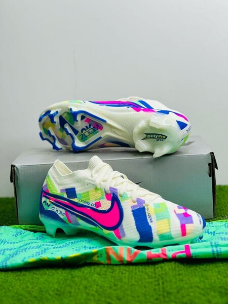 Soccer boots