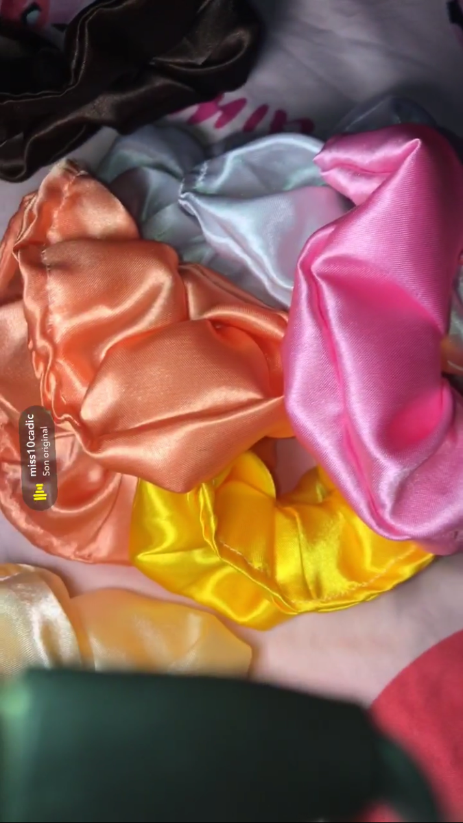 Lot de chouchous satin colorés