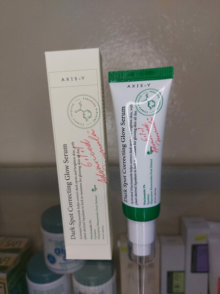Axis-y dark spot correcting glow serum