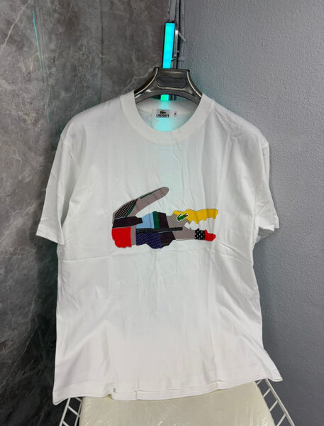 Lot de vêtements tendance