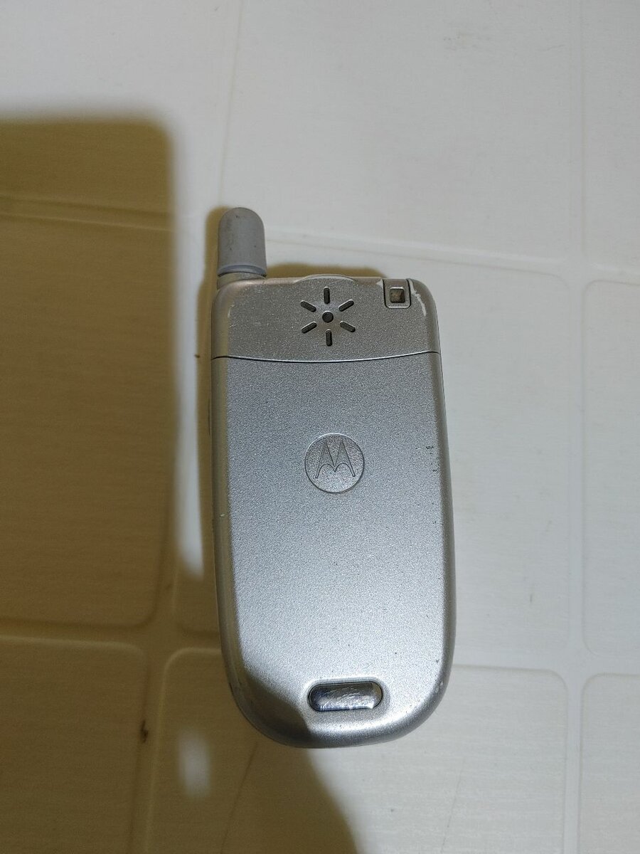 Téléphone portable Motorola V220