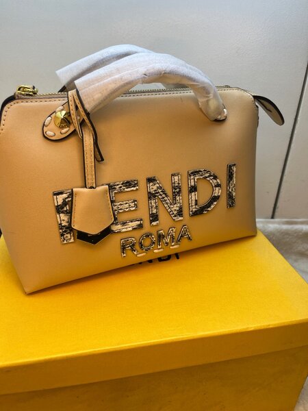 Sac à main élégant beige