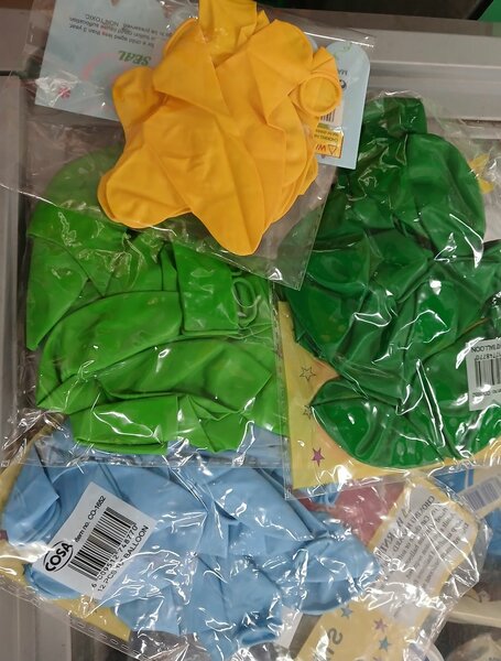 Ballons  4 paquets à 3000f